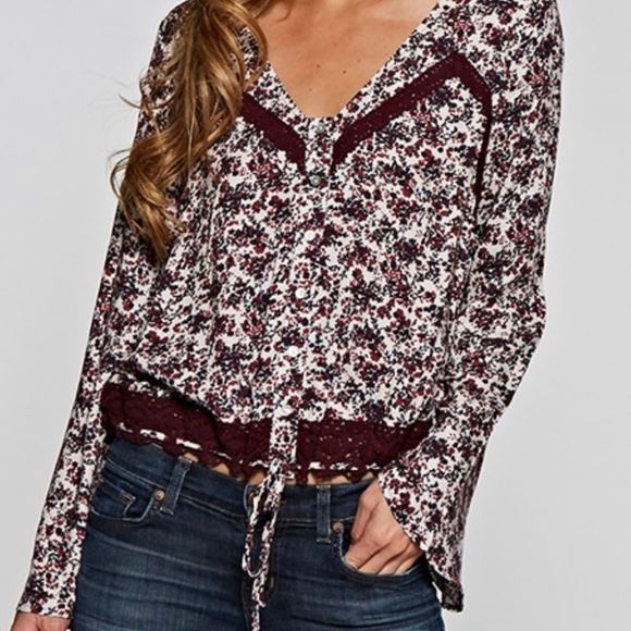 NWT Love Stitch Boho Bell Sleeve Lace Detail Top Small - Picture 4 of 16